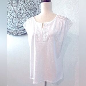 Liz Claiborne White T-Shirt Size Medium Eyelet Lace Burnout Effect Short Sleeves
